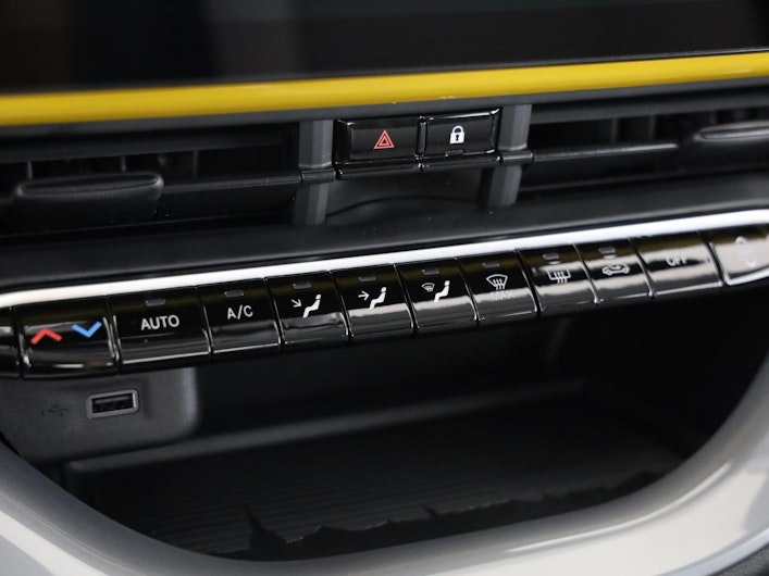 Vehicle image FIAT 500