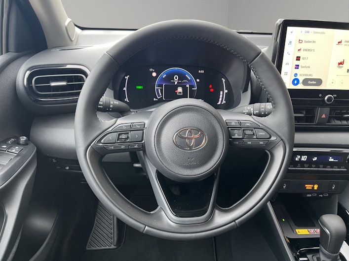 Vehicle image TOYOTA YARIS