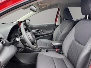 Vehicle image TOYOTA Yaris 1.5 VVT-i HSD Trend