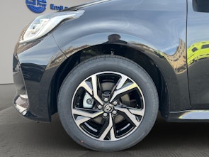 Vehicle image TOYOTA Yaris 1.5 VVT-i HSD Trend