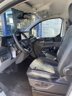 Ford Transit C Van 320 L1 2.5 Duratec 233 Sport PHEV