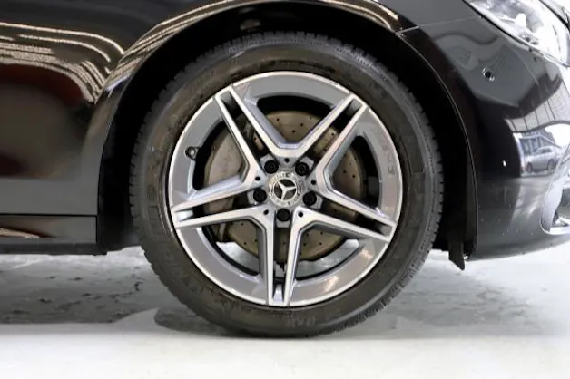 Mercedes-Benz E 200 4Matic AMG Line