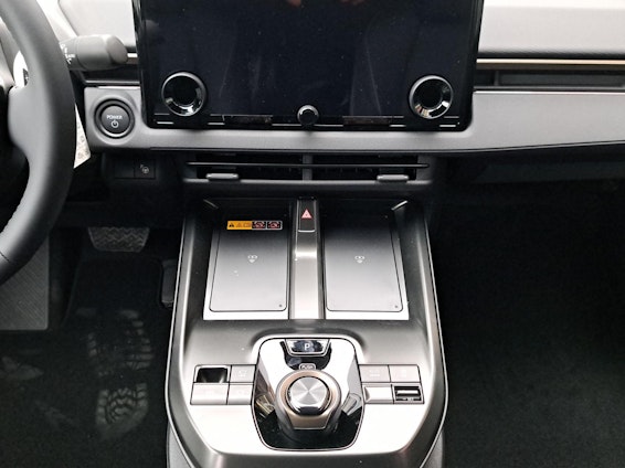 Vehicle image 12 Vehicle image 12