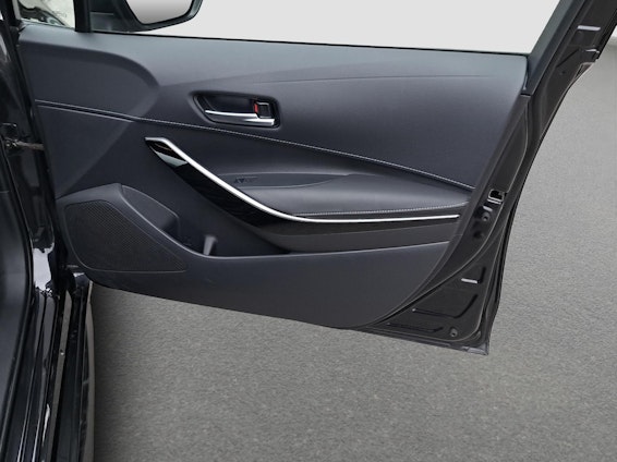 Vehicle image 17 Vehicle image 17