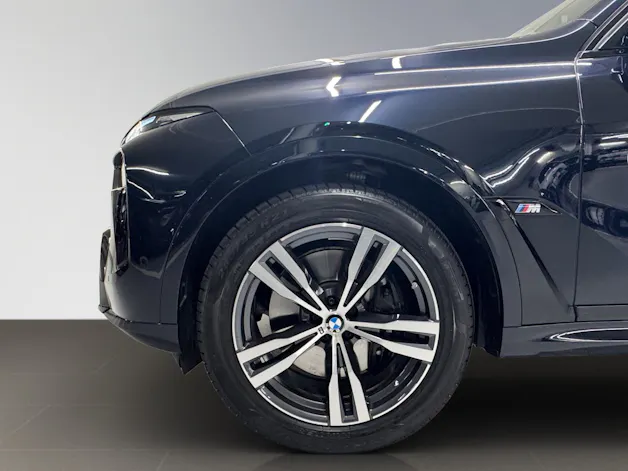 BMW X7 M60i