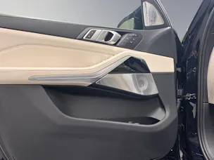 BMW X7 M60i