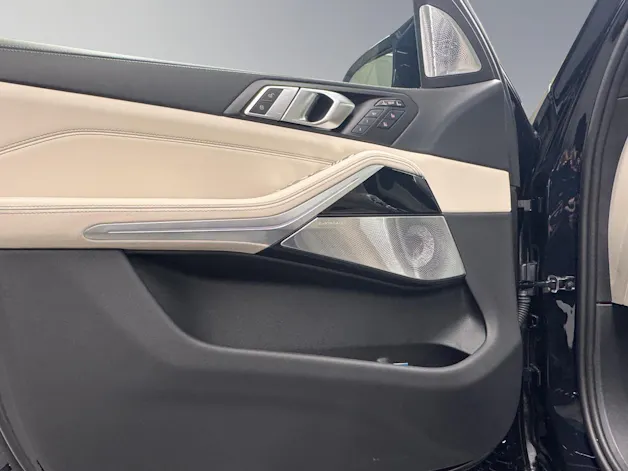 BMW X7 M60i