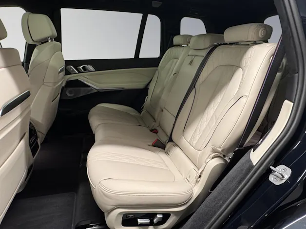 BMW X7 M60i