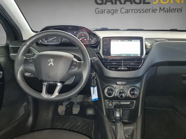 Peugeot 208 1.2 PureTech Style S/S