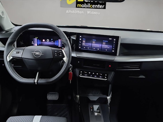 Vehicle image 6 Vehicle image 6