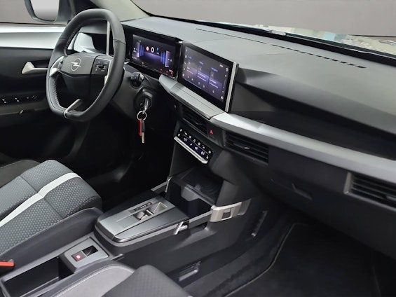 Vehicle image 7 Vehicle image 7