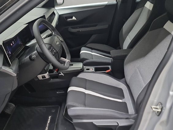 Vehicle image 5 Vehicle image 5