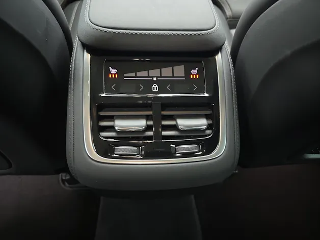 Volvo XC90 2.0 B5 MH Plus Bright AWD / Jetzt mit attraktivem 1.9% Leasing!