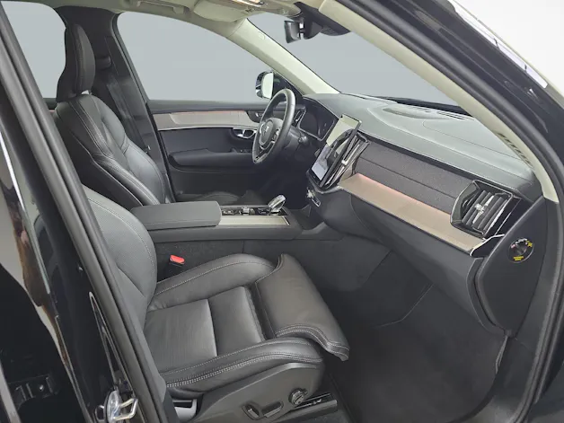 Volvo XC90 2.0 B5 MH Plus Bright AWD / Jetzt mit attraktivem 1.9% Leasing!