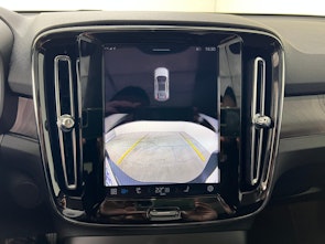 Fahrzeugbild VOLVO C40 E80 Plus AWD / ab 3,99% Leasing bei Abschluss einer Protect Autoversicherung