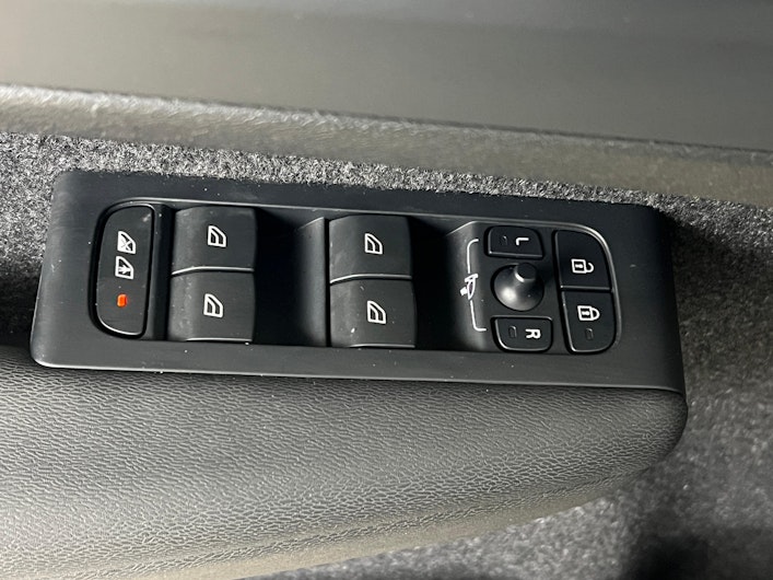 Fahrzeugbild VOLVO C40