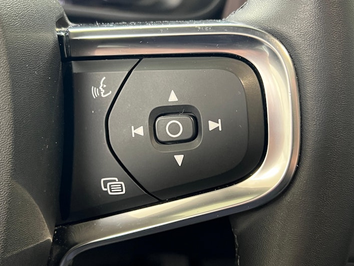 Fahrzeugbild VOLVO C40