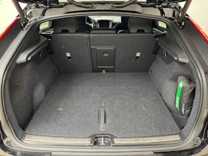 Fahrzeugbild VOLVO C40 E80 Plus AWD / ab 3,99% Leasing bei Abschluss einer Protect Autoversicherung