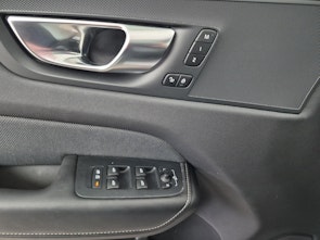 Vehicle image VOLVO XC60 2.0 T6 TE Plus Dark eAWD / Jetzt mit attraktivem 1.9% Leasing!