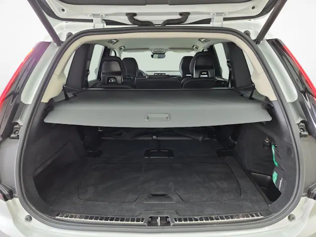 Volvo XC90 2.0 B5 MH Plus Bright AWD / Jetzt mit attraktivem 1.9% Leasing!