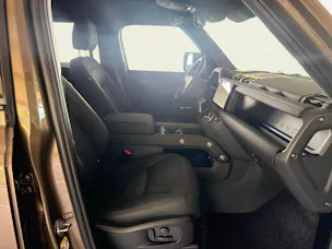 Land Rover Defender 110 3.0 D I6 250 X-Dynamic SE
