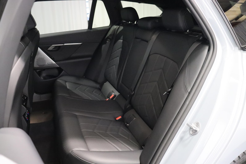 Vehicle image BMW 5 SERIES