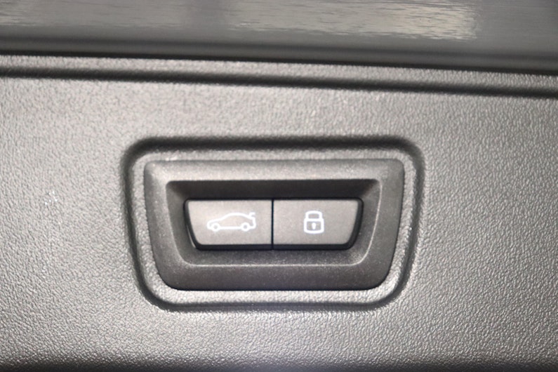 Vehicle image BMW 5 SERIES