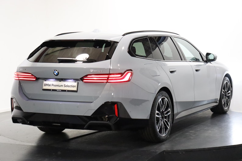 Vehicle image BMW 5 SERIES