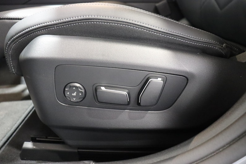 Vehicle image BMW 5 SERIES