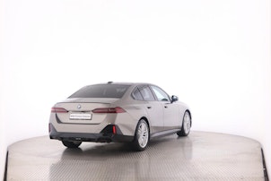 Vehicle image BMW 550e xDrive