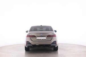 Vehicle image BMW 550e xDrive