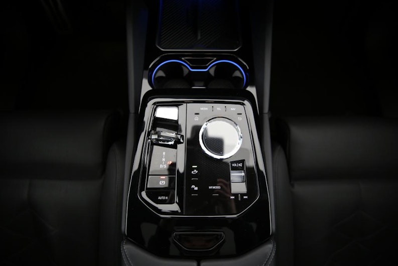 Vehicle image BMW 5 SERIES