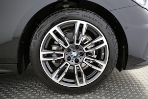 Vehicle image BMW 520d xDrive Touring