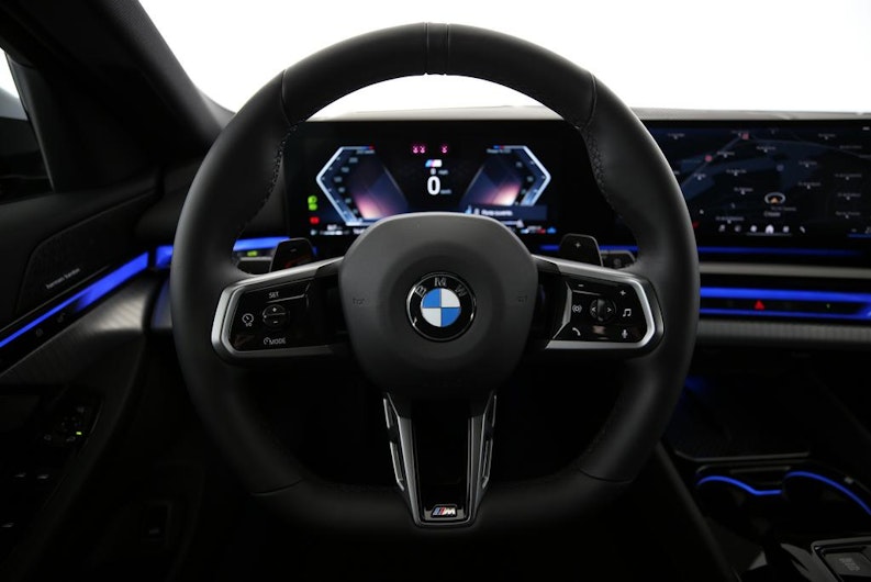 Vehicle image BMW 5 SERIES