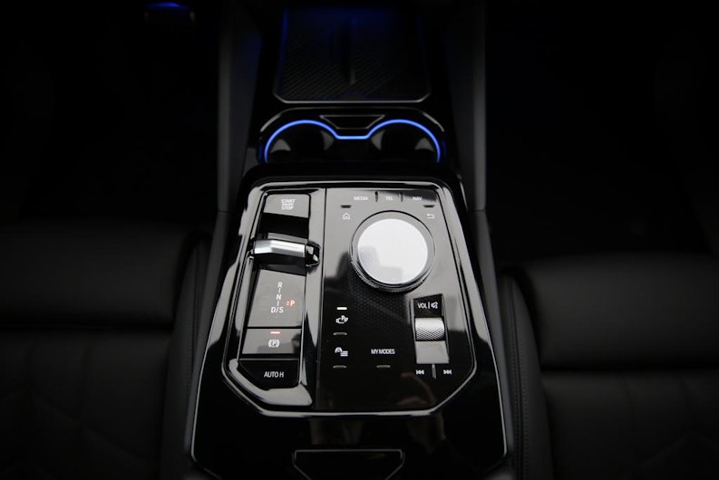 Vehicle image BMW 5 SERIES