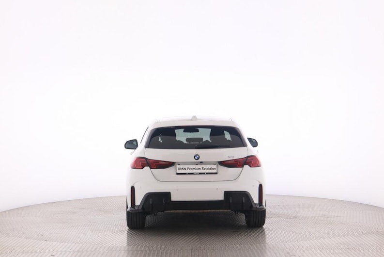 Vehicle image BMW 1 SERIES