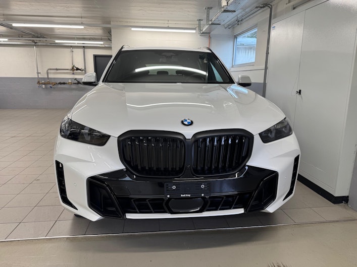 Vehicle image BMW X5