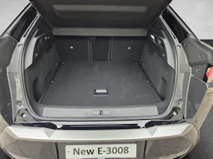 Peugeot 3008 e-Launch Edition AWD