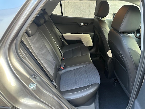 Vehicle image 10 Vehicle image 10