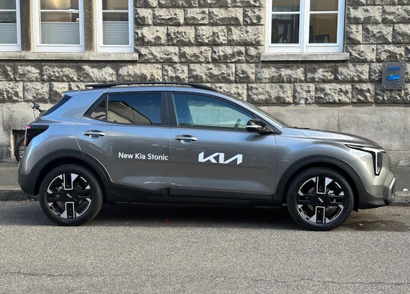 Vehicle image 3 Vehicle image 3