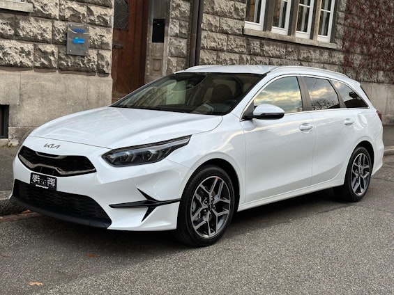 First vehicle image First vehicle image