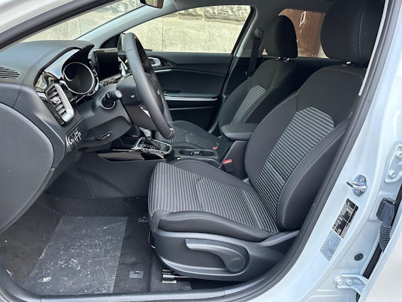 Vehicle image 9 Vehicle image 9