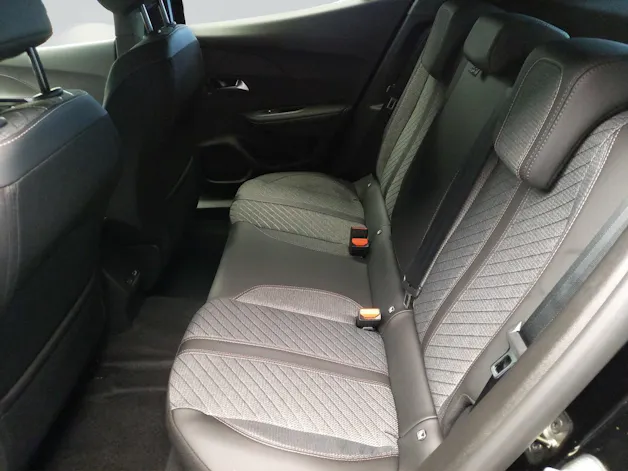 Peugeot 2008 1.2 Hybrid 145 Allure