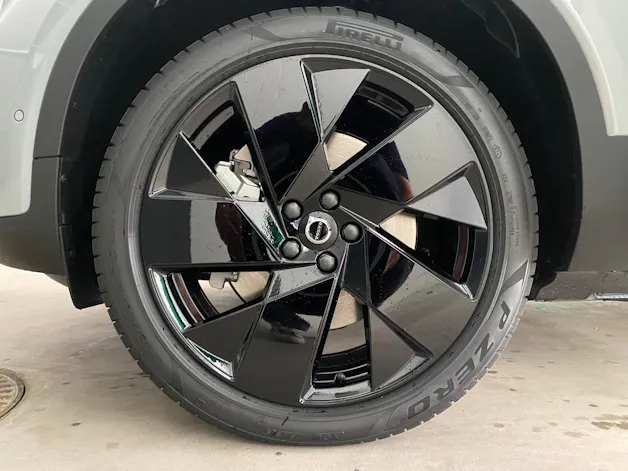Volvo EX40 Twin Black Edition AWD