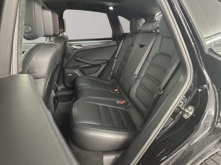 Vehicle image PORSCHE MACAN