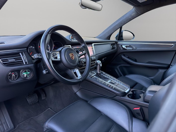 Vehicle image PORSCHE MACAN
