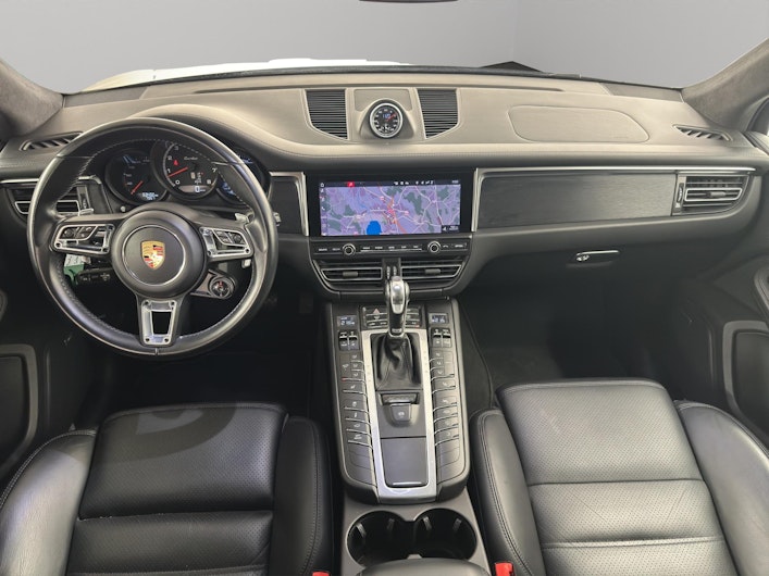 Vehicle image PORSCHE MACAN