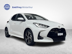 Vehicle image TOYOTA Yaris 1.5 VVT-i HSD Trend