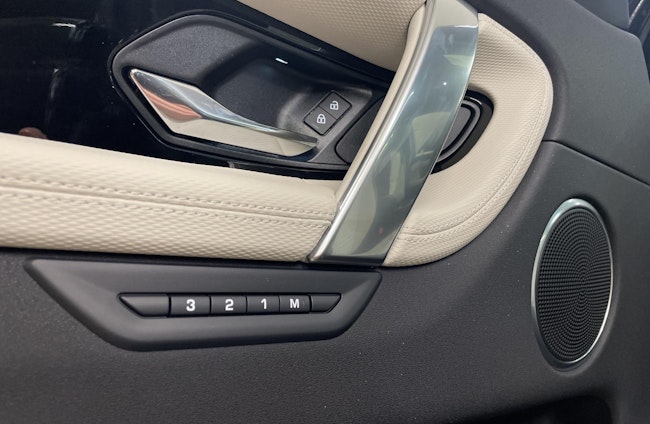 Vehicle image 13 Vehicle image 13