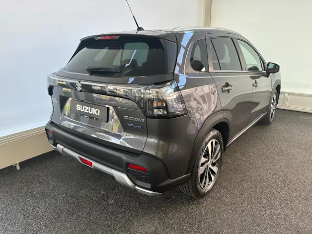 Suzuki S-Cross 1.4 T Compact Top Hybrid 4x4